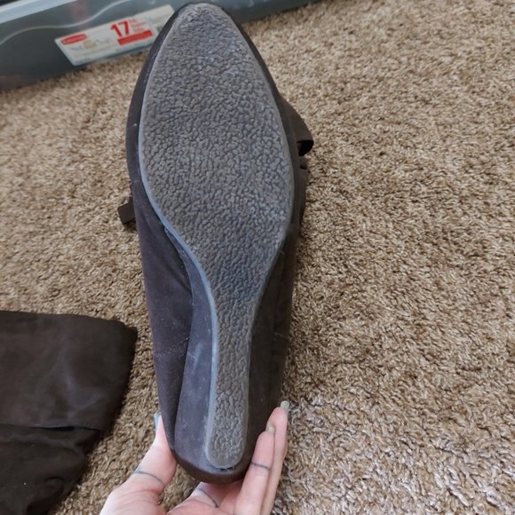 Brown Britanny Heeled Boots - Picture 5 of 9